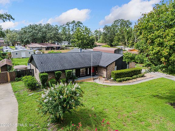 3rd image of 746 WINFRED Place