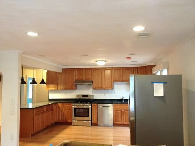 7 bed, 1800 sqft, $6,900 — Photo 3