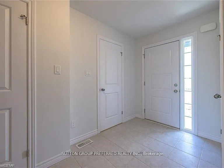 375 Kennington Way — Photo 3