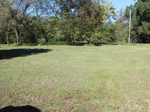 1006 N Walker St, Hope, AR 71801