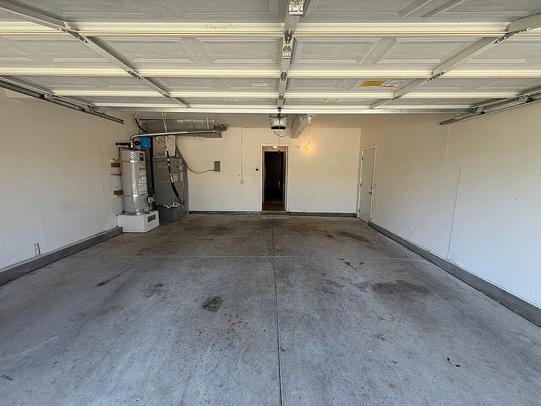 872 Shellwood Way — Photo 42