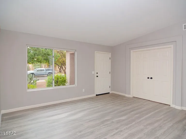 10038 E Moonstruck Way — Photo 5