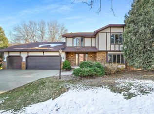 3500 W Grand Meadows Dr, Appleton, WI 54914
