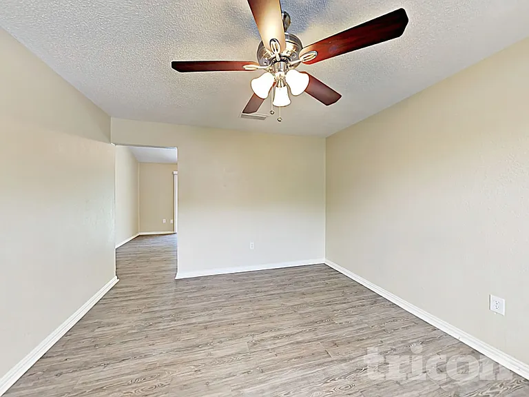 1308 Timberview Ln — Photo 2
