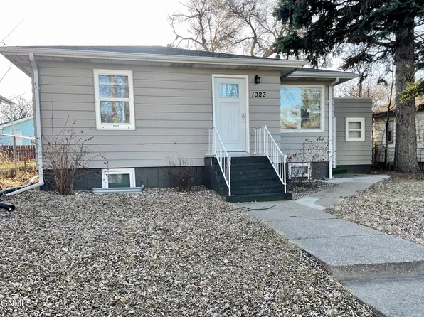 1023 N 7th St, Bismarck, ND 58501