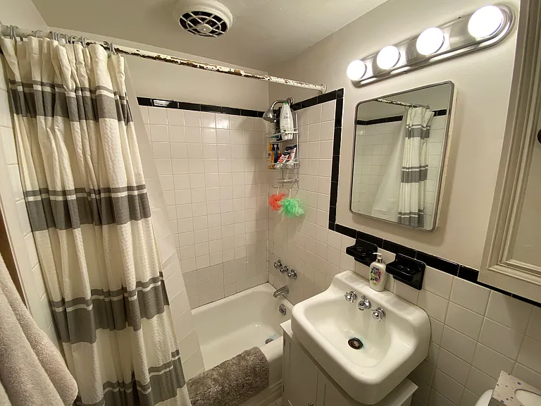187 S Orange St #3A — Photo 5