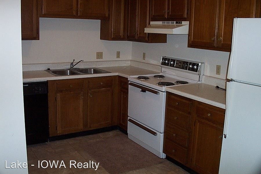 1st image of 705 12th Ave N APT 5