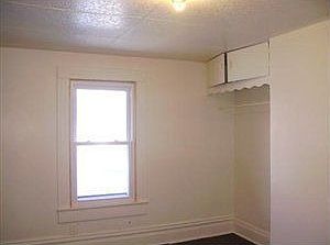 3rd image of 211 Jackson St