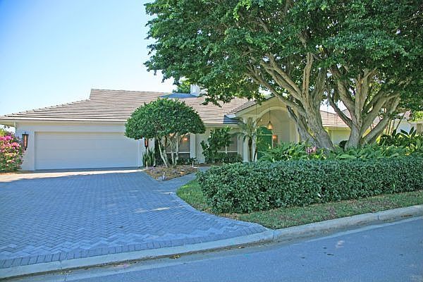 1st image of 255 Robin Dr
