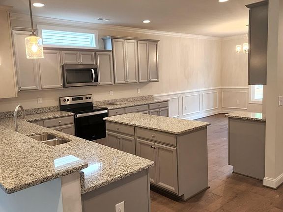 3rd image of 2762 Russlen Dr