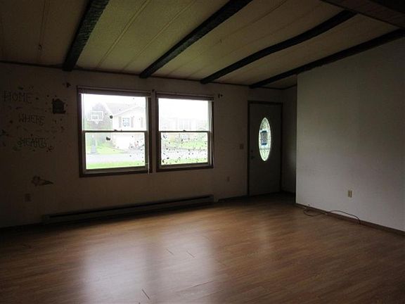 5th image of 141 Redwood Dr