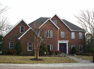 121 Oak Ln, Huntington, WV 25701