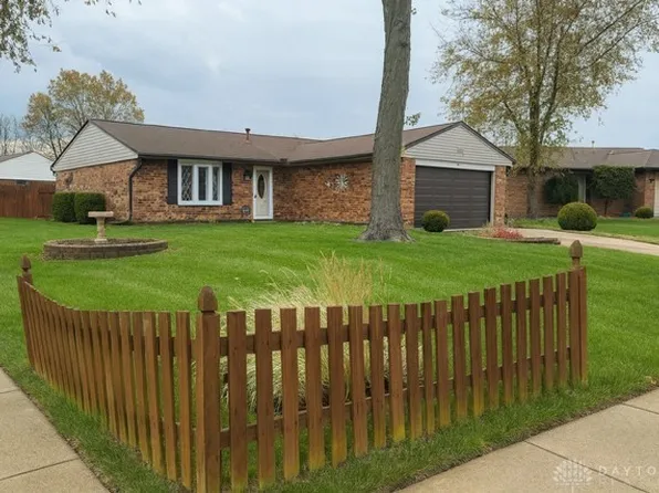 8272 Big Horn Ct, Dayton, OH 45424