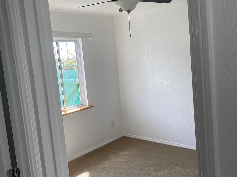 913-15 Florence St #913 — Photo 12