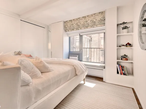 39 West 67th Street image 5 of 7