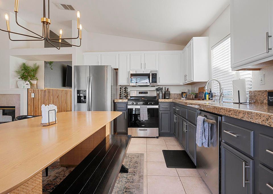 1st image of 82560 Delano Dr