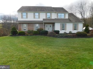 143 Pheasant Run Rd, Boyertown, PA 19512