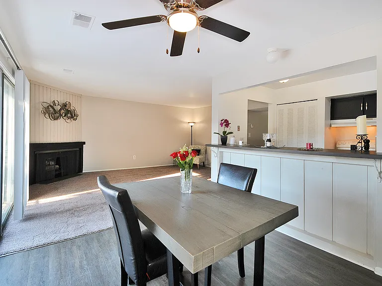 Woodcrest Apartments — Photo 1