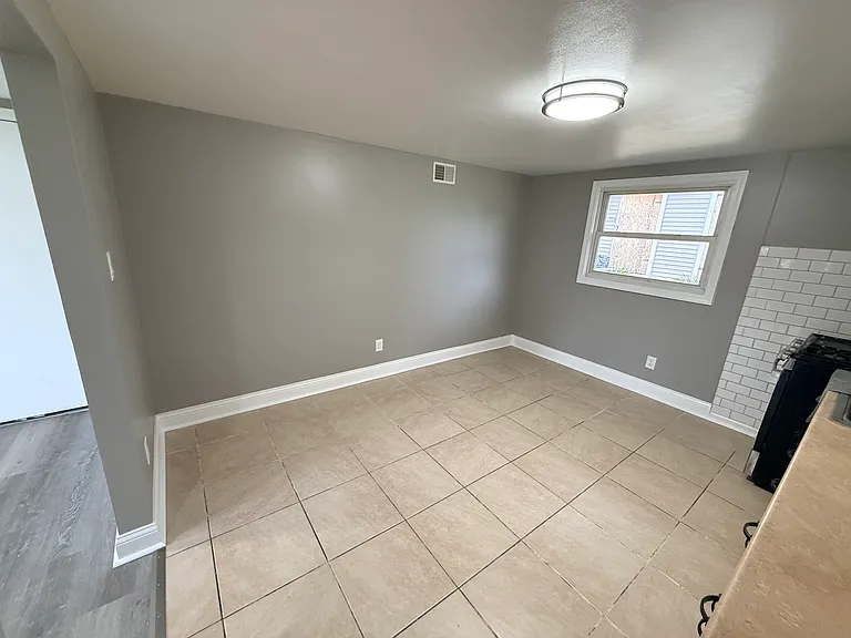 718 Sussex Dr #716 — Photo 5