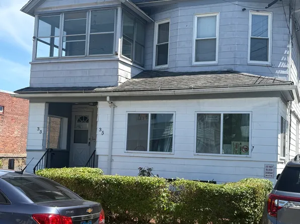 33 Jackson Avenue, Bridgeport, CT 06606