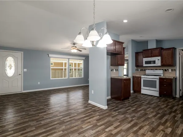 2205 W Acacia Ave Spc 15, Hemet, CA 92545