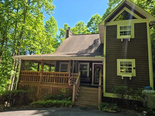 2102 Pooh Cor, Hiawassee, GA 30546