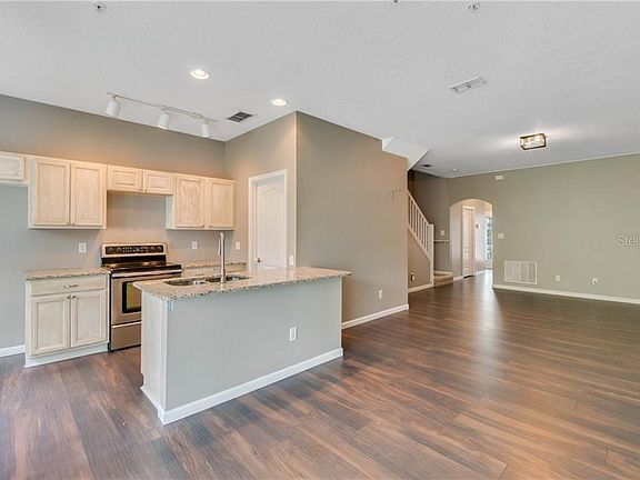 5th image of 518 Majestic Way