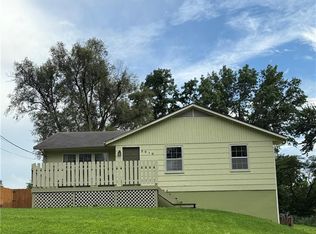 3910 Pacific St, Saint Joseph, MO 64507