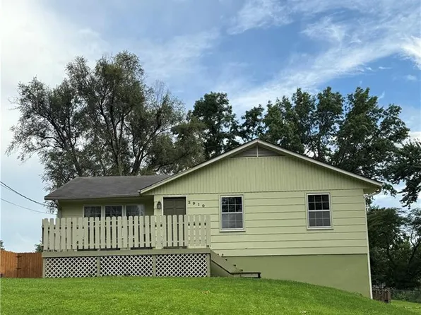 3910 Pacific St, Saint Joseph, MO 64507