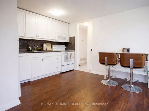 9 Keywest Ave, Toronto, ON M6E 2A7