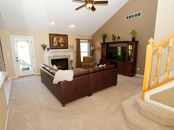 3rd image of 1702 Riverwood Trl