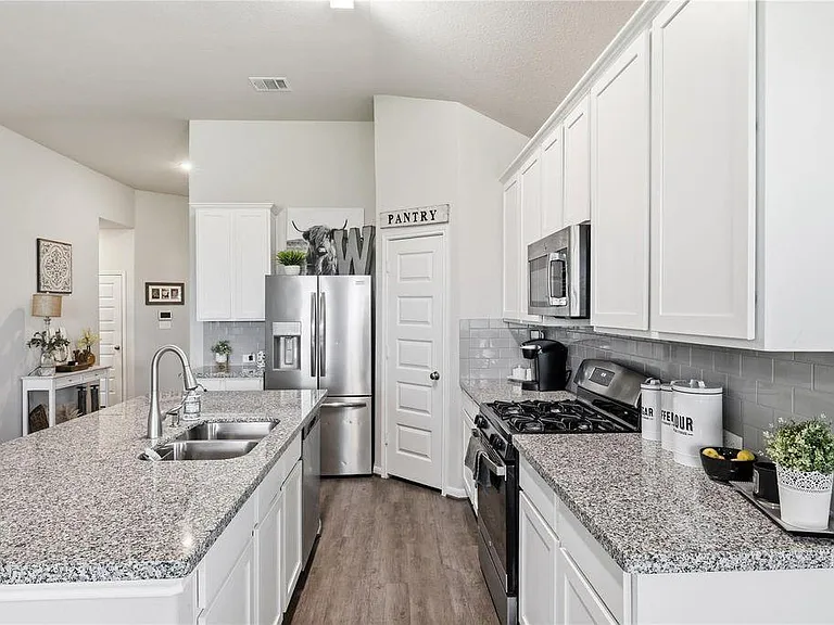 14815 Rain Tree Dr — Photo 4