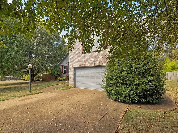 3rd image of 1401 Joe Pyron Dr