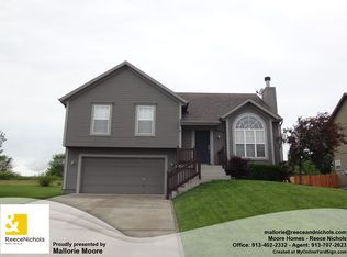 20870 Barker Rd, Spring Hill, KS 66083