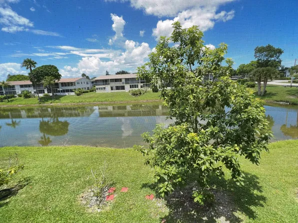 140 Camden F, West Palm Beach, FL 33417