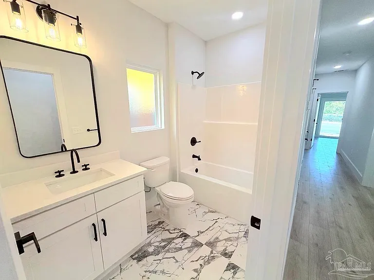 309 N Pace Blvd #B — Photo 17