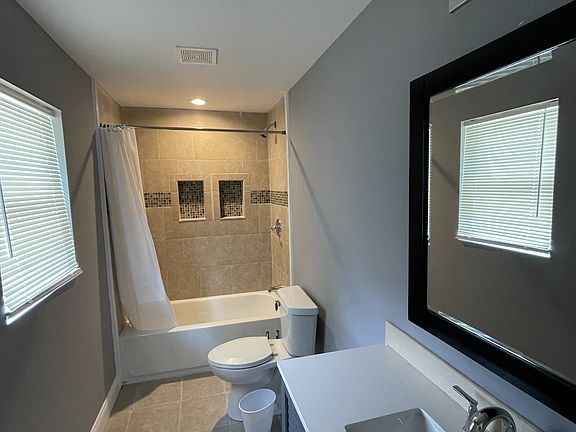 3rd image of 3434 N Capitol Ave #9