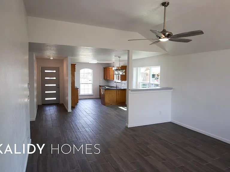 1400 Buena Vista Cir — Photo 29