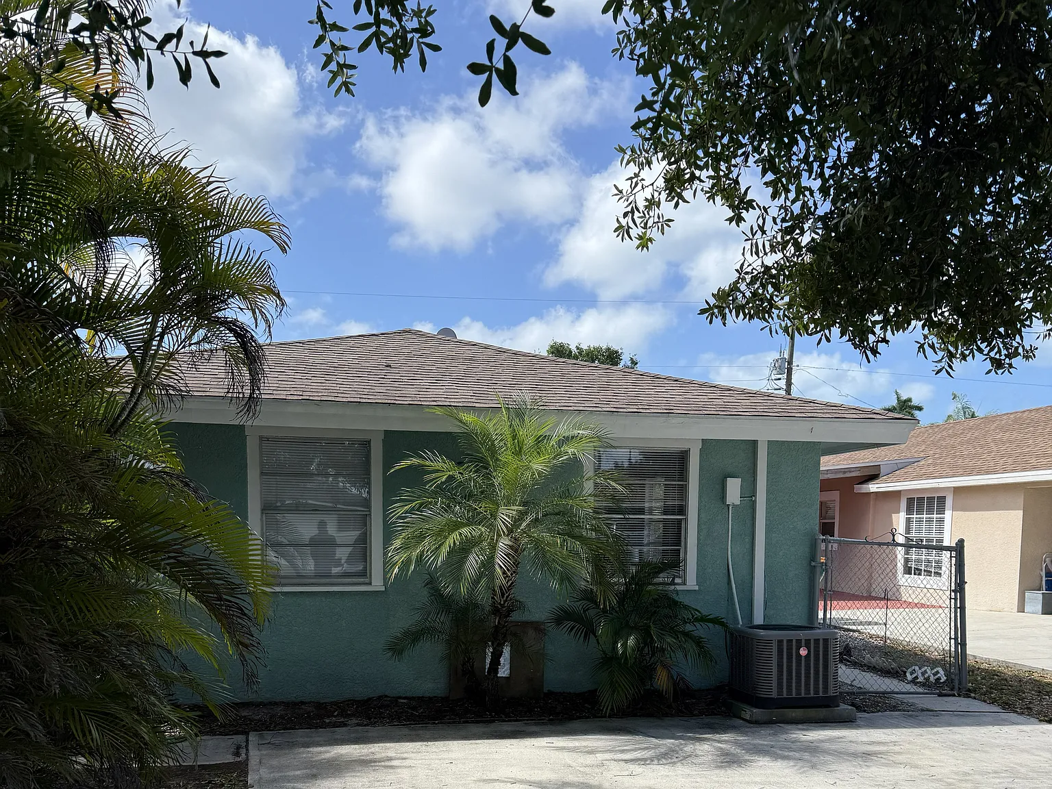 2 bed, 800 sqft, $2,350 — Photo 1