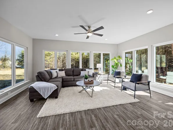 1813 Shuford Rd, Lincolnton, NC 28092