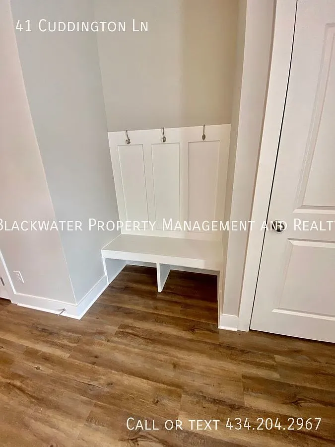 3 Bedroom Townhome in English Commons! Close to LU! — Photo 4