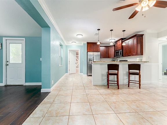 5th image of 130 41ST AVENUE NE