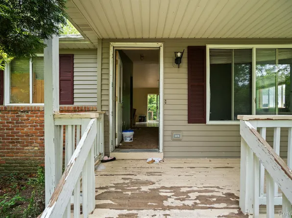 6007 San Luray Rd, Gregory, MI 48137