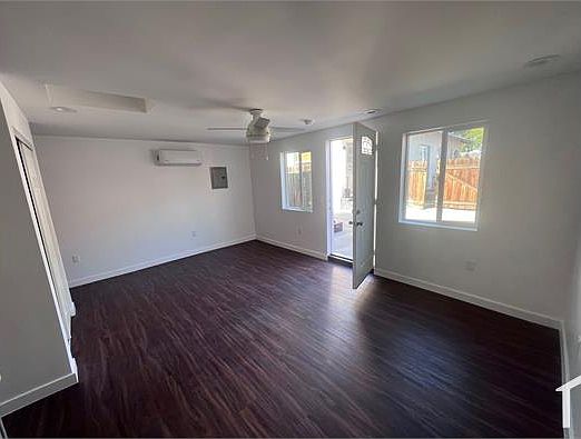 4th image of 146 E Platt St #A