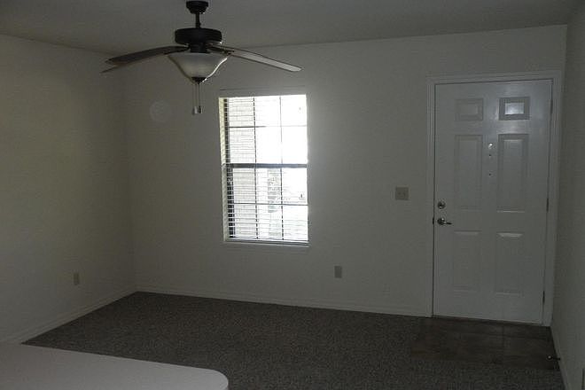 2nd image of 1406 N Garland Ave APT 8