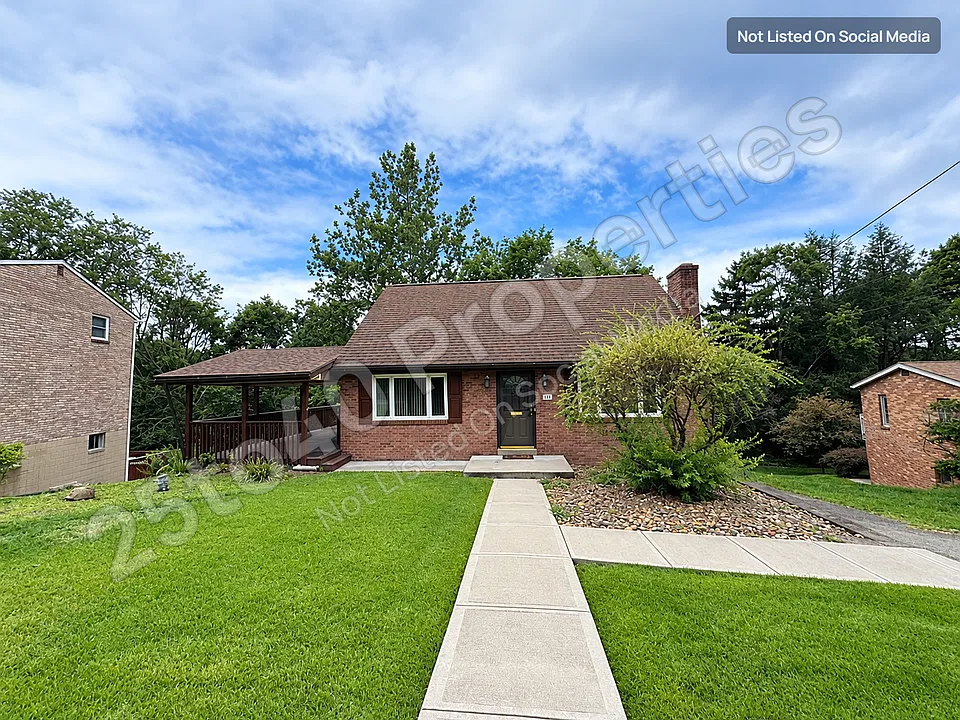 152 W Patty Ln