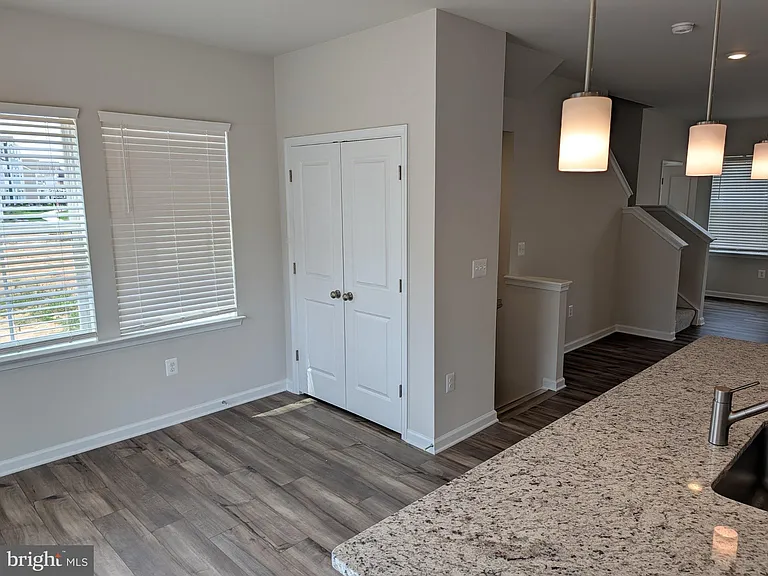 266 Swan Ave — Photo 16