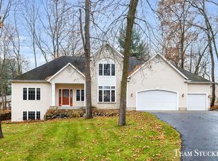 8550 Garbow Ct SE, Alto, MI 49302