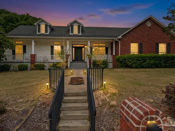 2100 Saint Andrews Dr, Cantonment, FL 32533