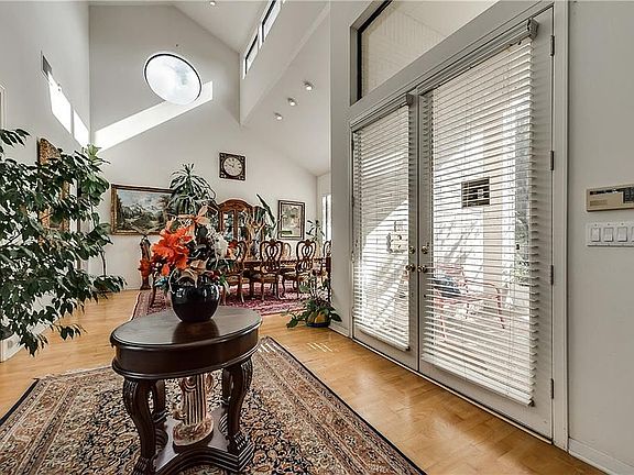 3rd image of 4527 Briar Oaks Cir